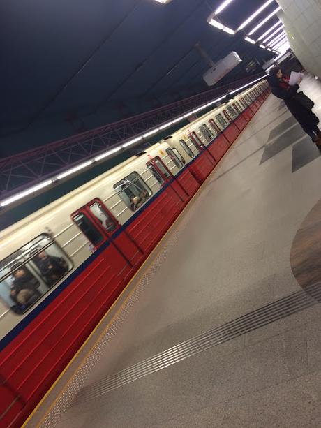 E un altro nostro lettore è andato a Varsavia ed è rimasto sconcertato dal confronto con Roma. Un classico E un altro nostro lettore è andato a Varsavia ed è rimasto sconcertato dal confronto con Roma. Un classico