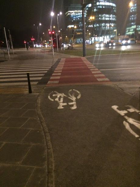 E un altro nostro lettore è andato a Varsavia ed è rimasto sconcertato dal confronto con Roma. Un classico E un altro nostro lettore è andato a Varsavia ed è rimasto sconcertato dal confronto con Roma. Un classico