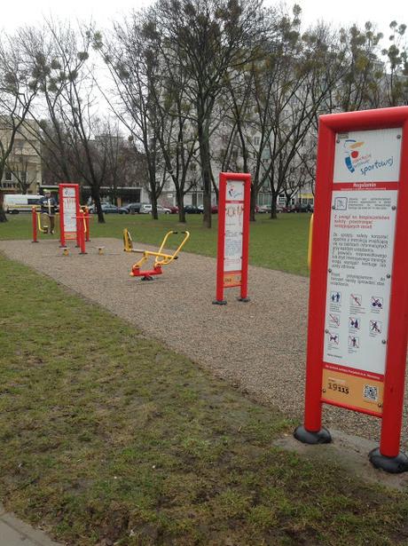 E un altro nostro lettore è andato a Varsavia ed è rimasto sconcertato dal confronto con Roma. Un classico E un altro nostro lettore è andato a Varsavia ed è rimasto sconcertato dal confronto con Roma. Un classico