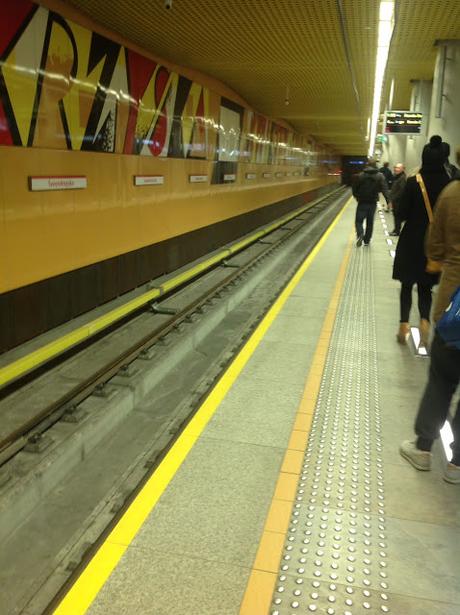 E un altro nostro lettore è andato a Varsavia ed è rimasto sconcertato dal confronto con Roma. Un classico E un altro nostro lettore è andato a Varsavia ed è rimasto sconcertato dal confronto con Roma. Un classico