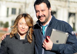 Il segretario Federale Matteo Salvini e Giorgia Meloni alla Conferenza stampa congiunta di Fratelli d'Italia e Lega Nord su Fronte Anti Renzi al pirellone, Milano, 6 marzo 2015.  ANSA/DANIELE MASCOLO