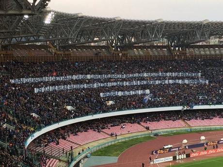 Napoli-Genoa, lo striscione della Curva A: “Che sia chiaro il principio…” Curva B striscione