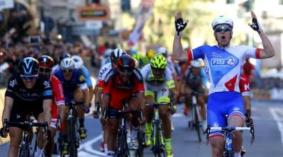 Milano - Sanremo 2016, Démare vince tra le polemiche