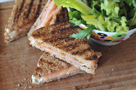 Toast con salmone quasi in carrozza