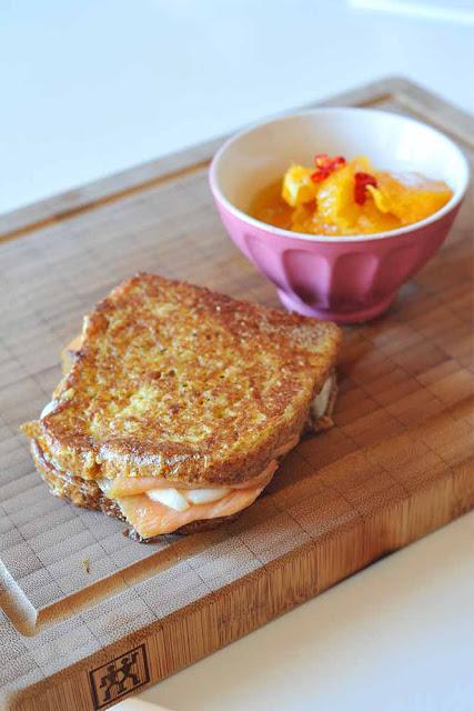 Toast con salmone quasi in carrozza