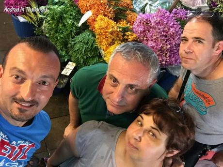 Pak Khlong Talat, il Mercato dei Fiori di Bangkok a rischio chiusura!