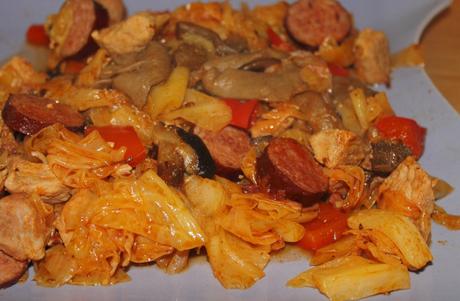 Cosa mangiare in Polonia: i bigos.