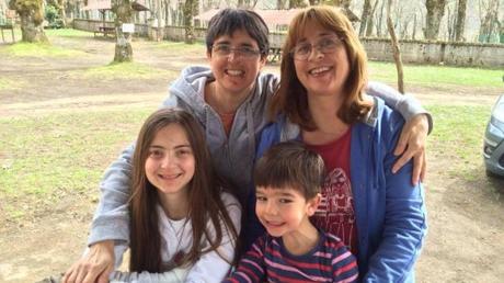 Napoli, riconosciuta l’adozione dei bambini di una coppia gay Giuseppina La Delfa Raphaelle Hodets coppia gay