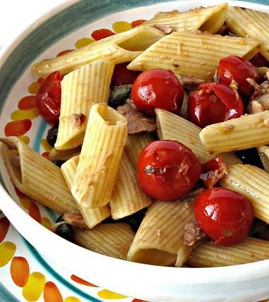 Pasta fredda con tonno e pomodorini 6809251518_e88e0f91ea_z.jpg