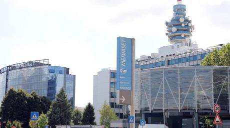 Mediaset, Adreani re dei compensi nel 2015 (3,8 mln), a PS Berlusconi 1,4 mln Mediaset, Adreani re dei compensi nel 2015 (3,8 mln), a PS Berlusconi 1,4 mln
