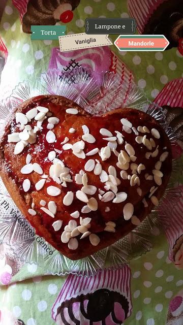 Torta Vaniglia, Lampone e Mandorle Torta Vaniglia, Lampone e Mandorle