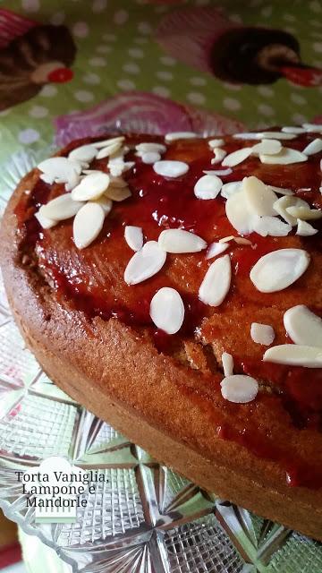 Torta Vaniglia, Lampone e Mandorle Torta Vaniglia, Lampone e Mandorle