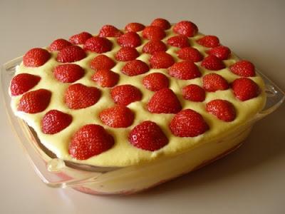 Tiramisu' con le fragole Tiramisu' con le fragole