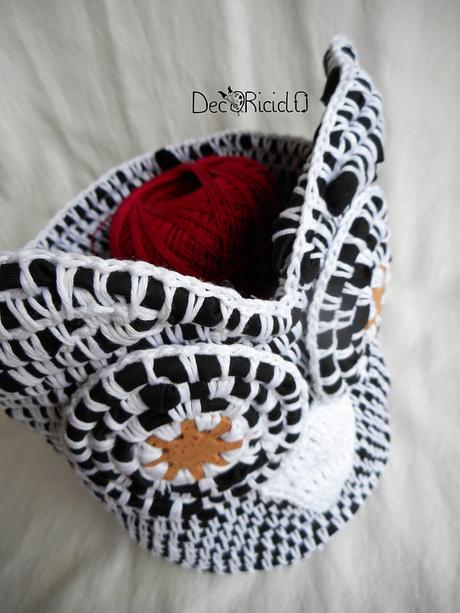 Gufo-cestino a crochet, ricavato da un paio di pantaloni gufo cestino 4
