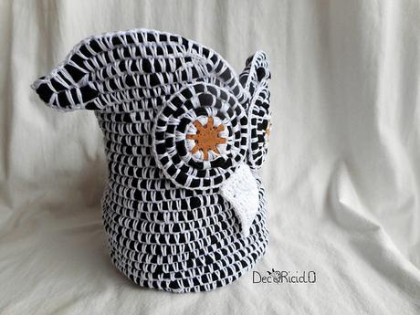 Gufo-cestino a crochet, ricavato da un paio di pantaloni gufo cestino 3