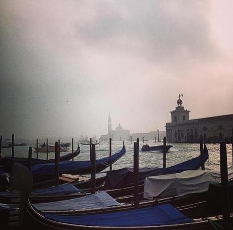 Musica e canzoni Veneziane Venezia, gondole e nebbia