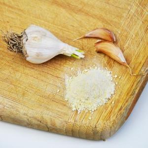Come fare la polvere di ortica fai da te dall’erbaccia Come fare la polvere d'agio fatto in casa: una ricetta semplicissima di www.cucicucicoo.com