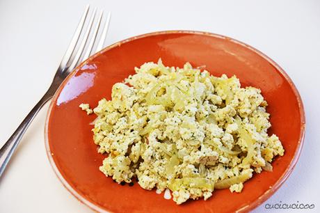 Come fare la polvere di ortica fai da te dall’erbaccia Tofu salutare e saporoso con cipolle, polvere di ortica e limoni conservati sotto sale. Alcune erbacce sono deliziose! Ricetta per la polvere di ortica fai da te su www.cucicucicoo.com