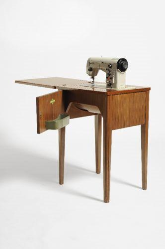 MOD. 1102, macchina per cucire superautomatica, Marco Zanuso, F.lli Borletti Spa, Milano MOD. 1102, macchina per cucire superautomatica, Marco Zanuso, F.lli Borletti Spa, Milano
