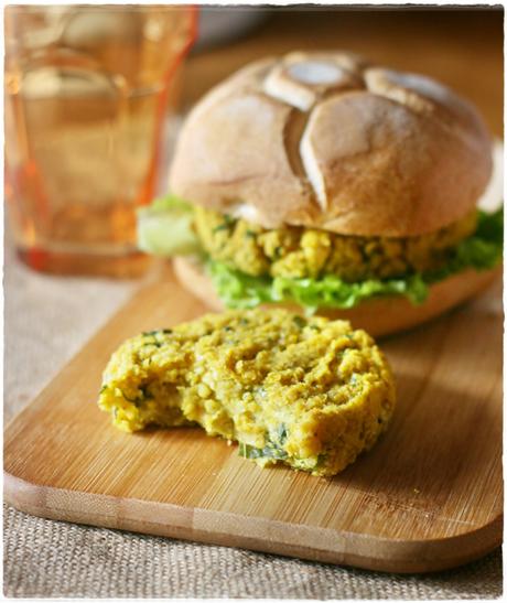 Veg Burger di lenticchie rosse e bulgur all’aglio orsino …ed il #wildapril di StagioniAMO! – Red lentil, bulgur and wild garlic burgers image