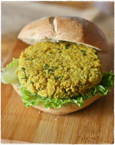 Veg Burger di lenticchie rosse e bulgur all’aglio orsino …ed il #wildapril di StagioniAMO! – Red lentil, bulgur and wild garlic burgers image