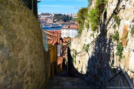Porto: itinerario di due giorni in una romantica decadenza porto due giorni vicoletti ribeira