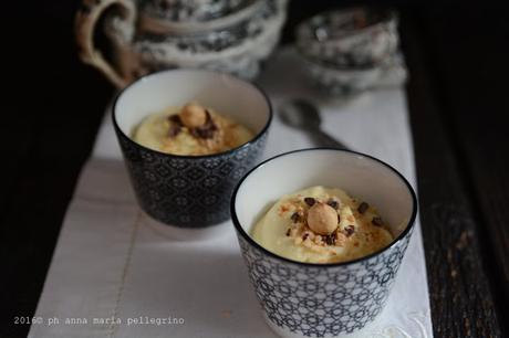 Mousse di cioccolato bianco e ricotta alla fava Tonka per il #calendariodelciboitaliano Mousse di cioccolato bianco e ricotta alla fava Tonka per il #calendariodelciboitaliano