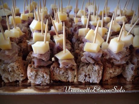 Crostini di salsiccia e formaggio 🍸 Unknown