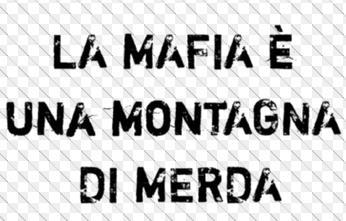 La mafia è una montagna di merda – Il libro del figlio di Riina La mafia è una montagna di merda – Il libro del figlio di Riina