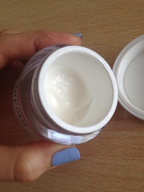 Lavera Crema Ricca da Giorno al Mirtillo rosso ed olio di Argan Lavera Crema Ricca da Giorno al Mirtillo rosso ed olio di Argan