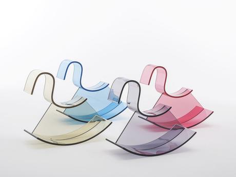 Guarda come dondolo! Design per bambini al Salone del Mobile 2016 Kartell h-house cavallo a dondolo