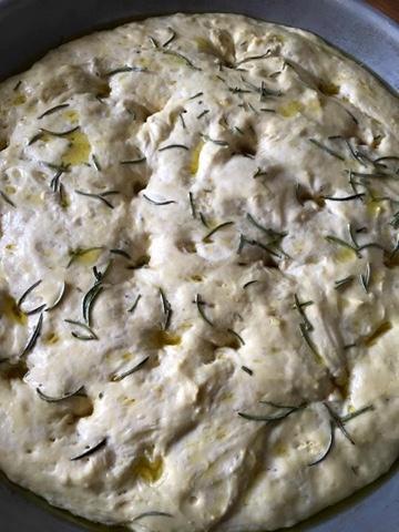 Focaccia con farina di ceci Focaccia con farina di ceci