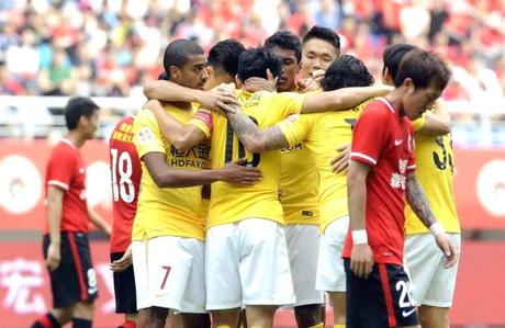 CSL 10° turno: cade lo Jiangsu Suning, l’Evergrande allunga a +6, primo successo stagionale per lo Yatai CSL 10° turno: cade lo Jiangsu Suning, l’Evergrande allunga a +6, primo successo stagionale per lo Yatai