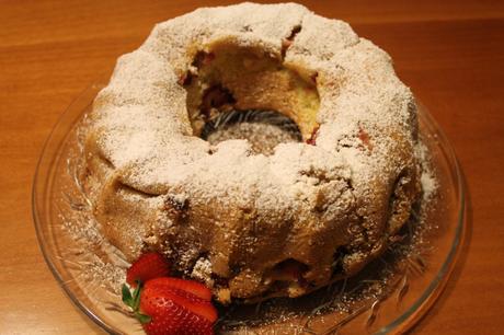 Ciambella soffice con fragole IMG_2579.JPG