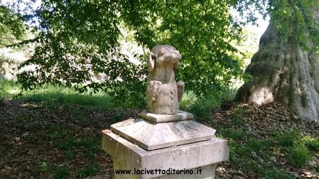 Il monumento al cagnolino Werter nel parco del Castello di Racconigi Werter