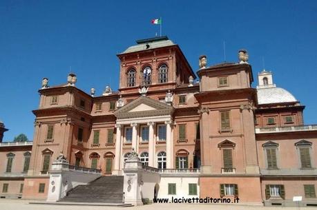 Il monumento al cagnolino Werter nel parco del Castello di Racconigi Il Castello Reale di Racconigi, residenza estiva dei principi di Savoia-Carignano
