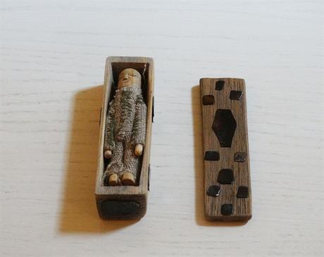 Diciassette piccole bare La numero XVIII