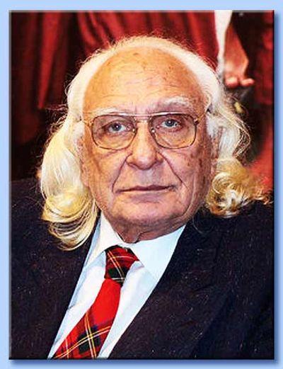 Di Marco Pannella parlo solo ora che le luci si stanno spegnendo, e gli elogi post-mortem si vanno attenuando Di Marco Pannella parlo solo ora che le luci si stanno spegnendo, e gli elogi post-mortem si vanno attenuando