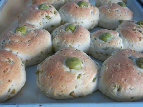 Panini morbidi farciti Panini morbidi alle noci o olive
