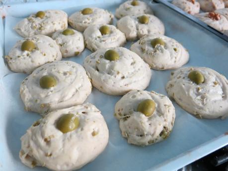 Panini morbidi farciti Panini morbidi alle noci o olive