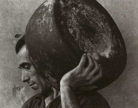 A Londra, in mostra il mondo di Paul Strand Parmesan, Luzzara 1953 Philadelphia Museum of Art © Paul Strand Archive Aperture Foundation