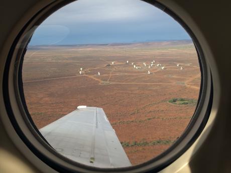 Le prime 50 radiogalassie scoperte da MeerKAT Le 19 antenne MeerKAT attualmente pronte in Sudafrica. Crediti: SKA Sudafrica