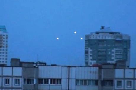 AVVISTAMENTO UFO SULLA CITTÀ DI MINSK, BIELORUSSIA ufo-fleet-minsk1823