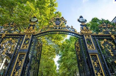 Colpo di fumine a Parigi parc monceau
