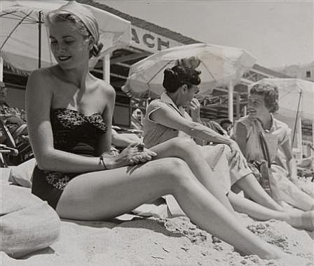 Once upon a time Grace-Kelly-on-beach-in-Cannes