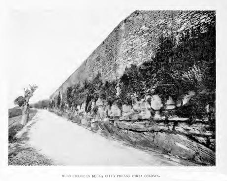 Girolamo Mancini, Cortona Cortona - Muro ciclopico della città - immagine tratta dal libro “Cortona, Montecchio e Castiglione Fiorentino” di G.Manccin– Istituto Italiano d’Arti Grafiche, 1909