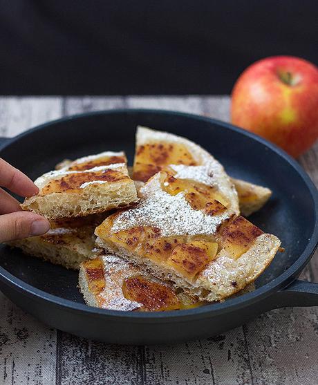 Focaccia dolce Mele e Cannella focacciameleecannella