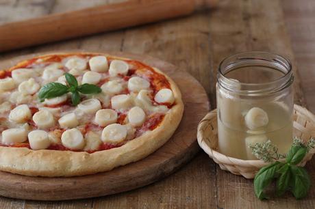 Pizza con cuore di palma e formaggio di manioca Pizza de palmito e queijo de mandioca Pizza con cuore di palma e formaggio di manioca Pizza de palmito e queijo de mandioca