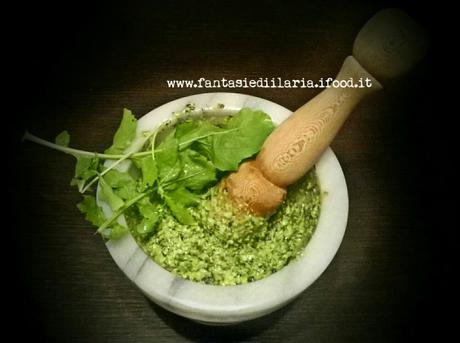 PESTO DI RUCOLA AL MORTAIO PESTO DI RUCOLA AL MORTAIO