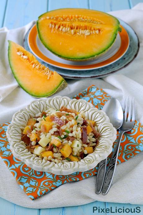Insalata di Orzo con Melone, Provola e Culatello Croccante Insalata di Orzo con Melone, Provola e Culatello Croccante